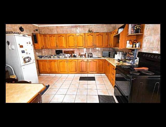 3 BEDROOM HOUSE FOR SALE IN RENSBURG
